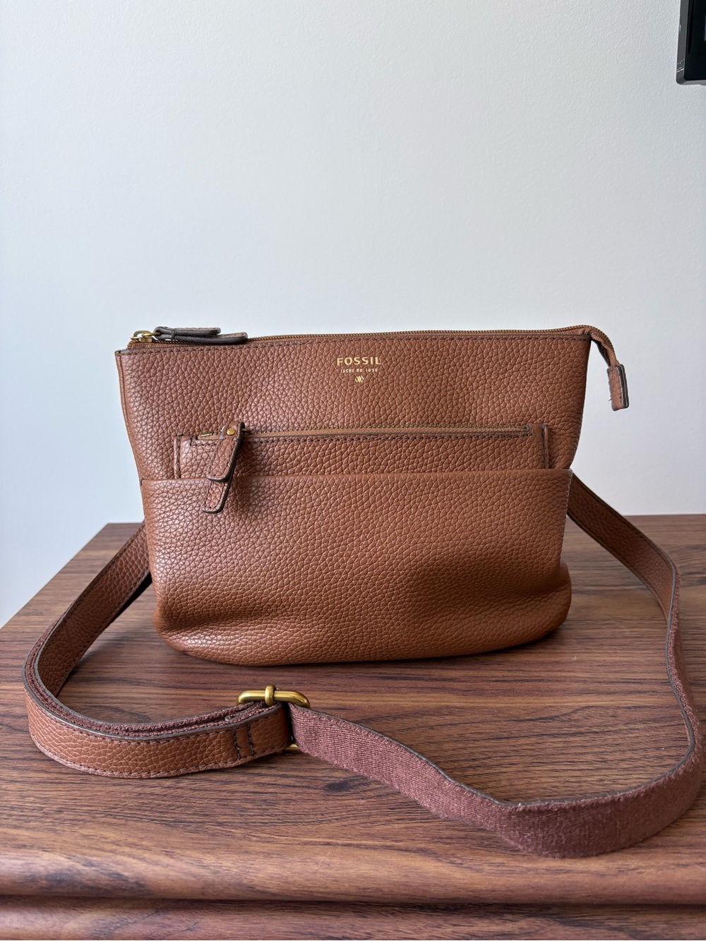 Fossil Women's Tan Pebble Leather Crossbody